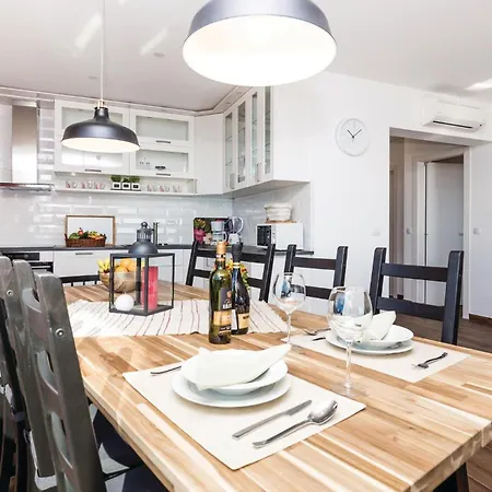 Lovely In With Kitchen Opatija