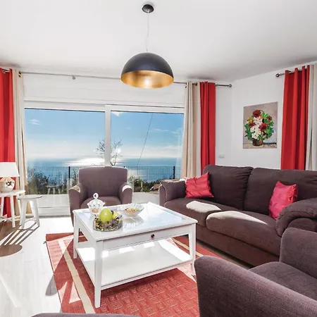 Appartement Lovely In With Kitchen